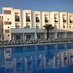 Hotel Club Shark 4*