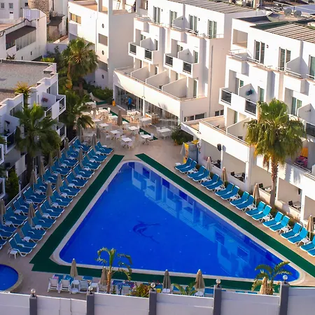 Club Shark Szálloda 4*