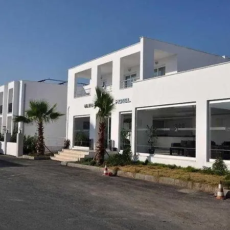 Club Shark Szálloda 4*