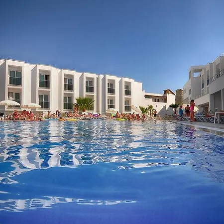 Szálloda Club Shark 4*