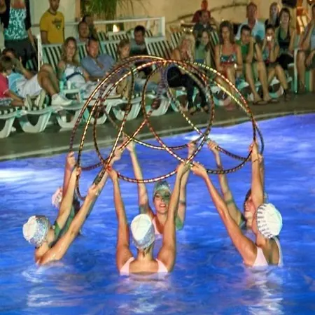 Club Shark Hotell 4*