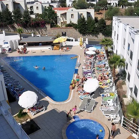 Ξενοδοχείο Club Shark 4*