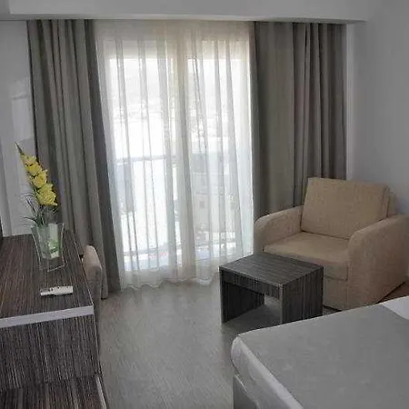 Hotell Club Shark 4*
