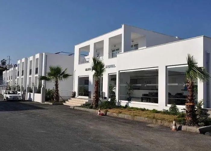 Club Shark Hotel 4*