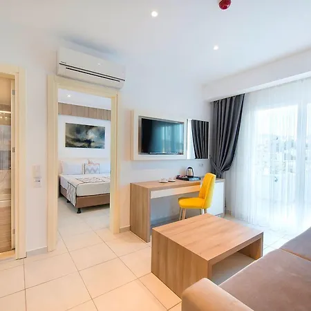 Club Shark Hotel 4*